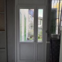 installation d'une porte d'entrée à Allevard