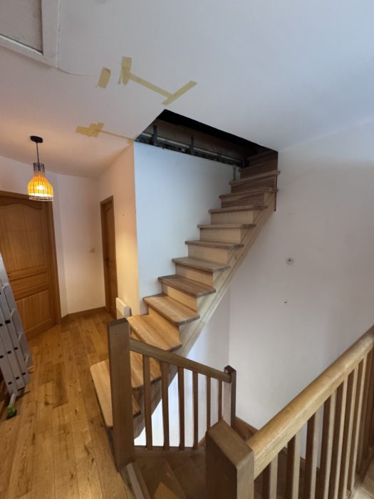 Escalier en frêne à Saint Hilaire