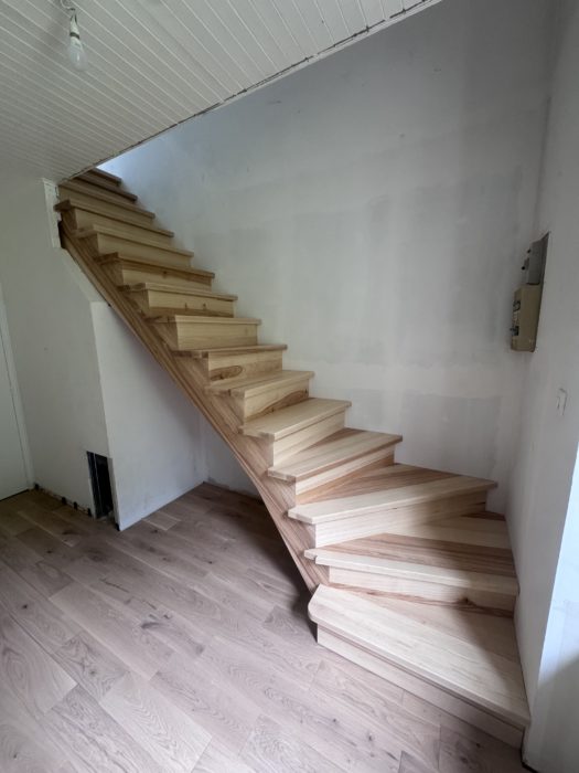 Escalier en frêne à Villard-Bonnot
