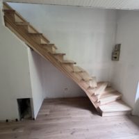 conception réalisation et installation d'un escalier en frêne à Villard Bonnot