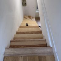 conception réalisation et installation d'un escalier en frêne à Villard Bonnot