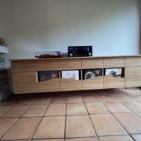 conception, fabrication et installation d'un meuble vinyle à Crolles